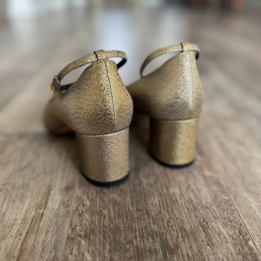 NWOT! MANOLO BLAHNIK Listony Gold Glitter Ankle Strap Pump, 30mm Heel - Size 37 - Picture 9 of 12